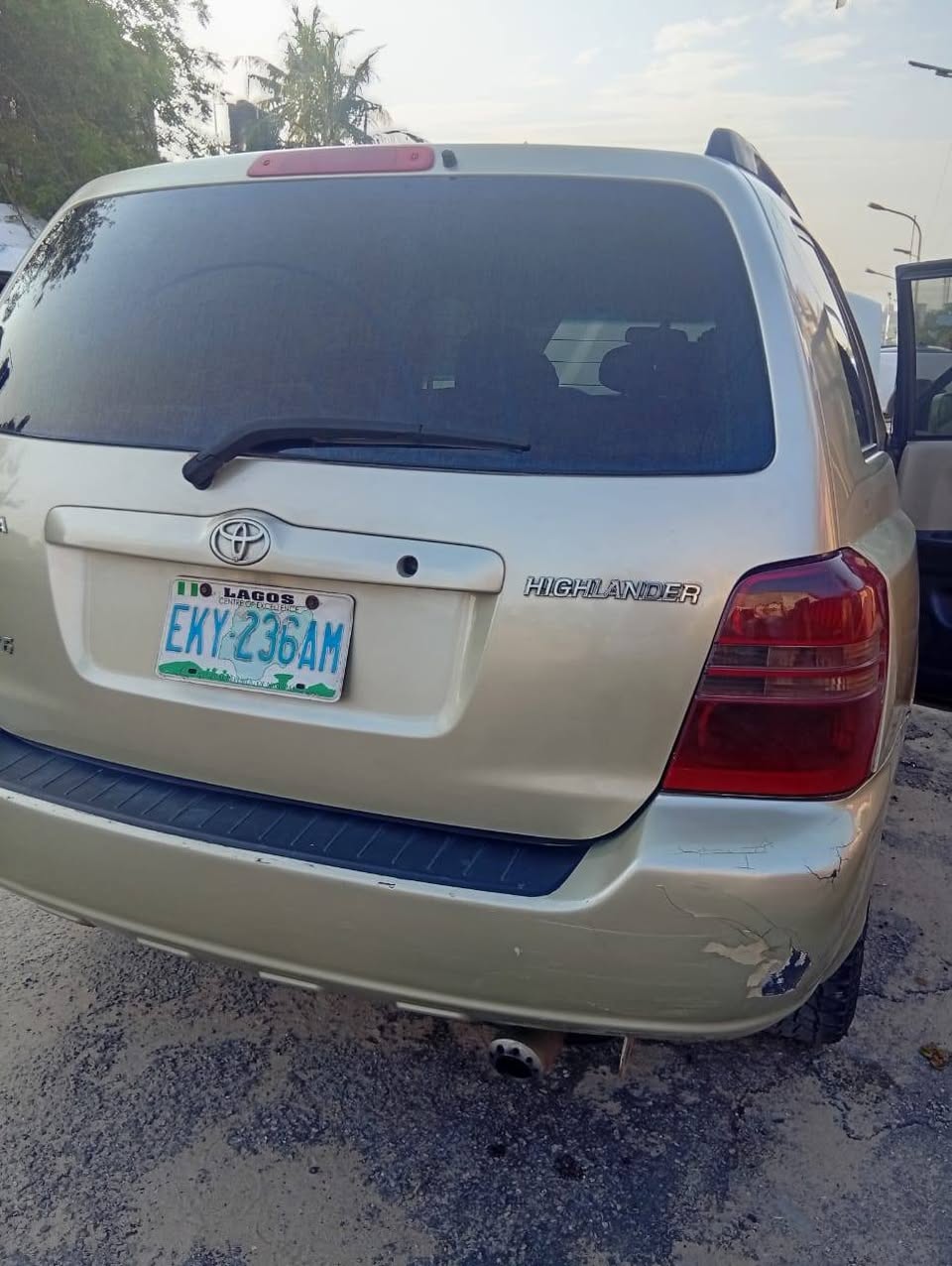 A picture of Toyota Highlander 2004 registered