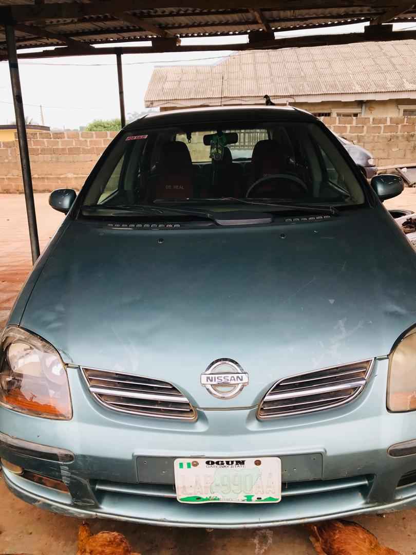 A picture of Nissan Almera Tino neatly used manual transmission fluid wt tokunbo
