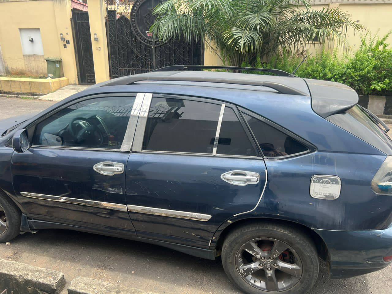 A picture of Lexus Rx330 2006 Model