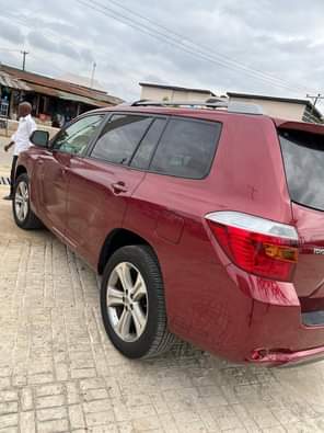 A picture of Toyota highlander 2010 toks 16m Abule egba 08134770440