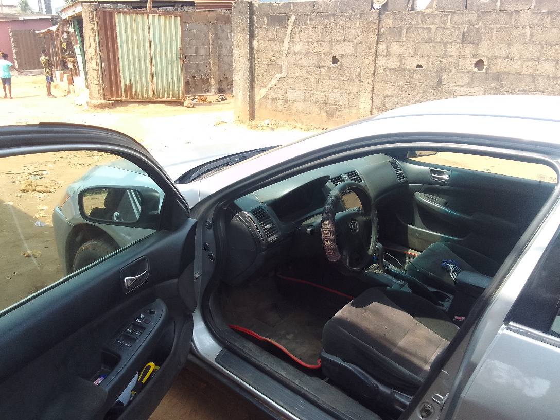 A picture of 2004 honda accord EOD working perfectly all components intact buy