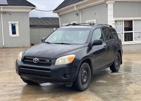 A picture of Foreign Used Toyota Rav 4 2007 2GR