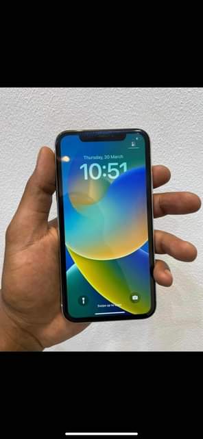 A picture of Iphone Xr GB 64 Face Id TT Battery 100 Bei