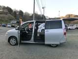 A picture of 2010 TOYOTA NOAH X L