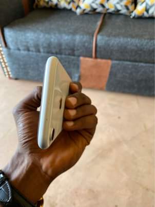 A picture of I phone xr