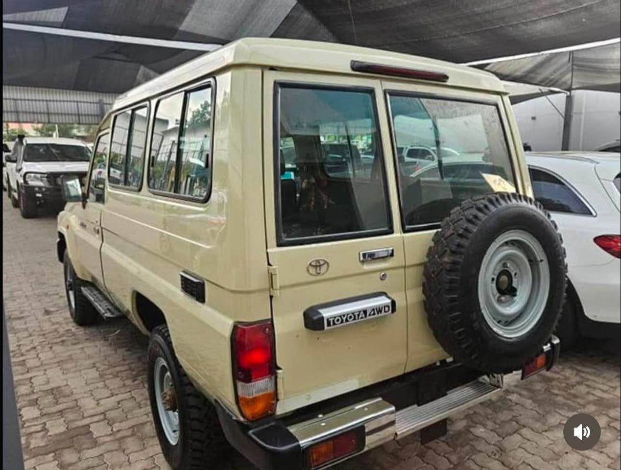 A picture of Model Hardtop Year 2018 Fuel Diesel Engine capacity 4 2