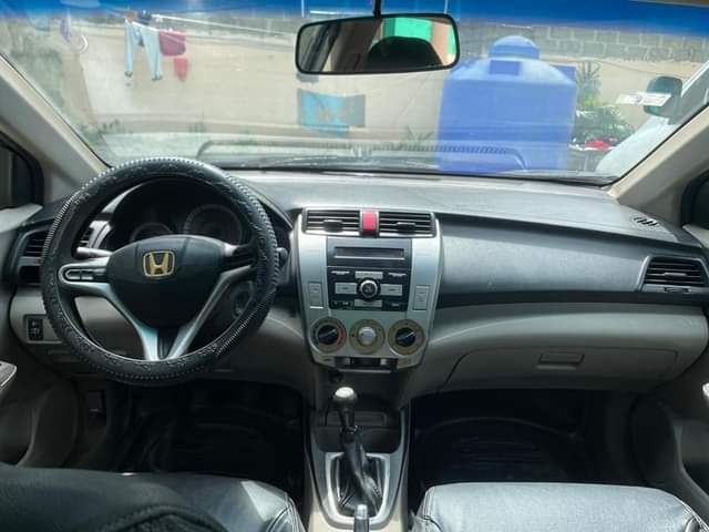 A picture of 012 Honda City manual drive