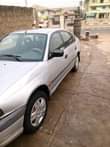 A picture of 2004 Toyota Avensis Le