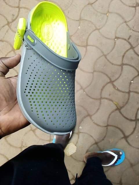 crocs