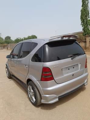 A picture of Extremely super sharp Benz A160 04 model FLASH ON FIRST