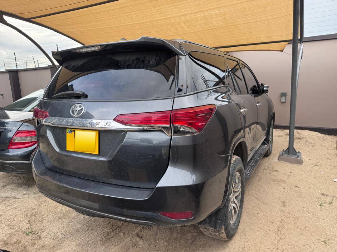 A picture of Toyota fortuner for sale