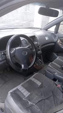 A picture of Lexus Rx300
