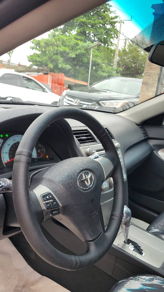 A picture of Foreign Used 2011 Toyota Camry SE