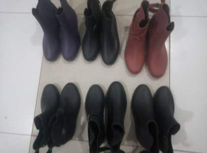 crocs