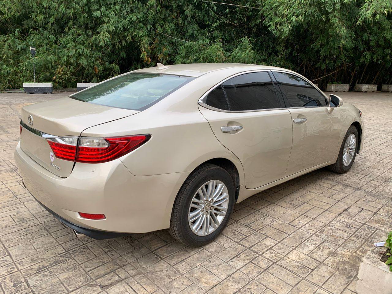 A picture of Lexus Es350 2014 