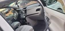 A picture of Toyota cienna