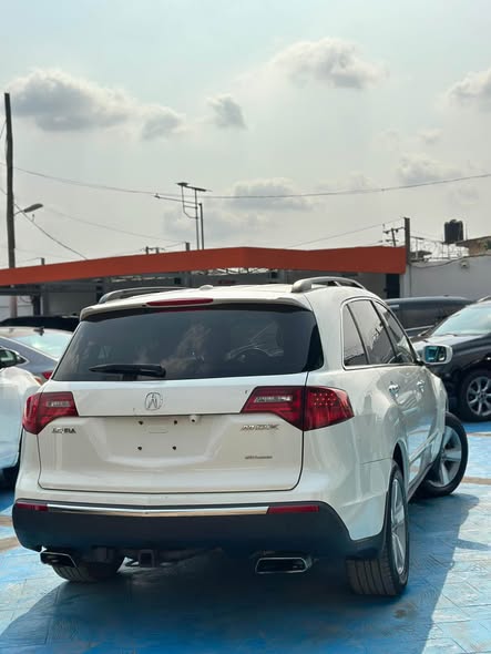 A picture of 2010 Acura MDX
