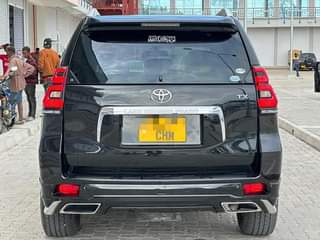 A picture of 0784908067 0676931359