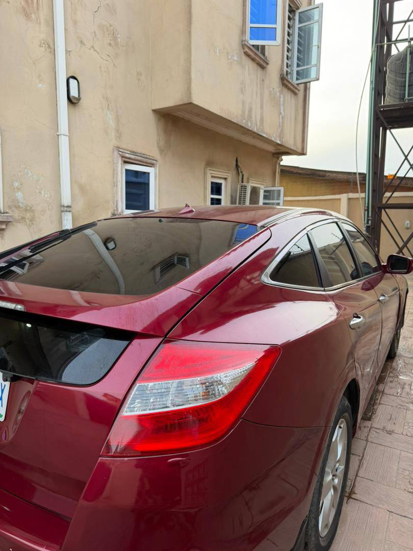 A picture of Honda crosstour 2010