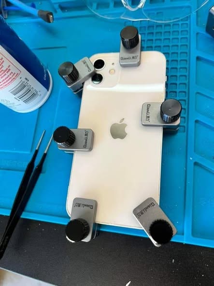 A picture of PHONE REPAIR and SERVICE