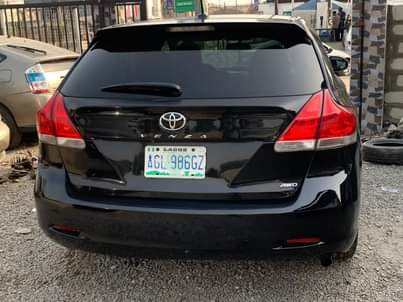 A picture of 2010 venza used in perfect condition