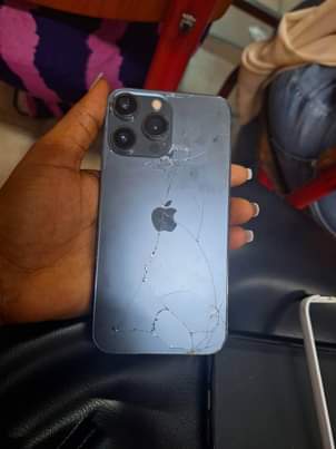 A picture of Iphone macho matatu