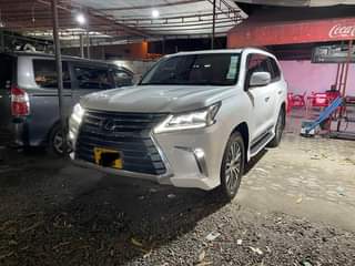 A picture of Toyota Lexus LX570