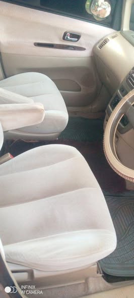 A picture of 1999 Toyota Nadia 1999