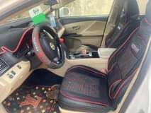 A picture of 2010 11 Toyota Venza