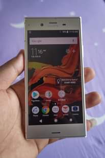 A picture of Sony experia xz1 GB 64 Storage GB 4 Ram