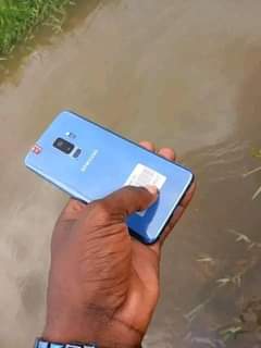 A picture of SAMSUNG S9 PLUS BADO MAFUTA SANA