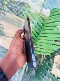 A picture of iphone XR BODY LA IPHONE 13 PRO
