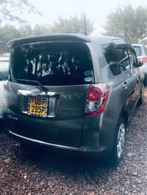A picture of Toyota Ractis 2008
