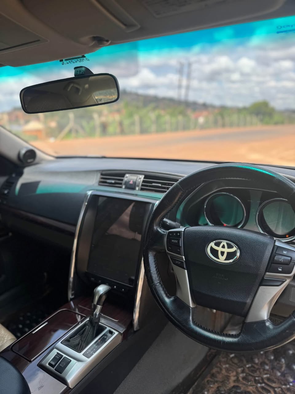 A picture of Toyota mark x 2013