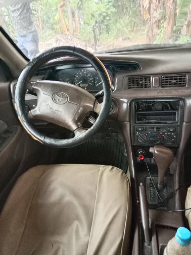 A picture of Toyota Camry tiny light buy and drive
