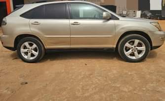A picture of Firstbody Lexus Rx330 Fulloption 2005 model registered perfect gear transmission