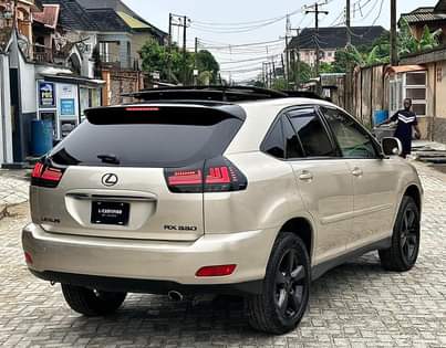 A picture of Foreign Used 2006 Rx330