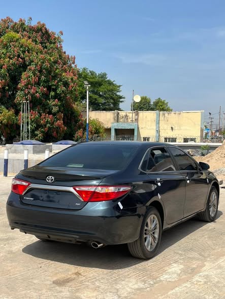 A picture of 2016 TOYOTA CAMRY SE