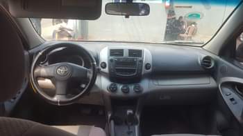 A picture of Toyota Rav4 2006 used work fine and clear series buyer