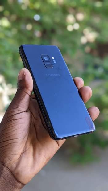 A picture of Samsung s9