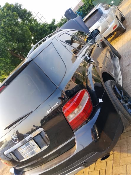 A picture of 2007 ML350 MERCEDES BENZ