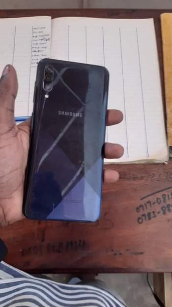 A picture of Samsung A30s