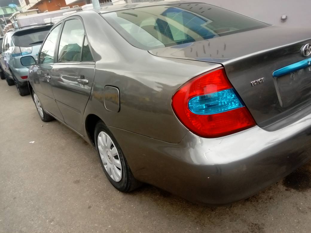 A picture of 2004 Toyota Camry