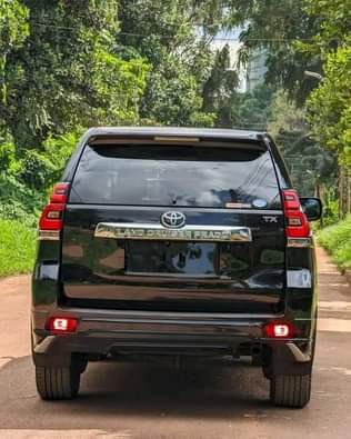 A picture of TOYOTA LANDCRUISER PRADO