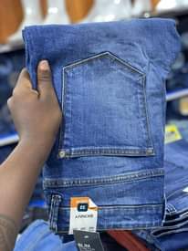 A picture of Jean bales for wholesalers 1350000 contains 50pieces of men jeans