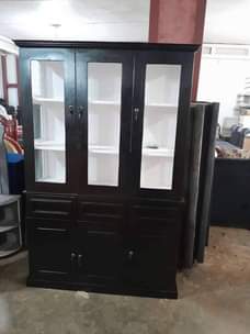 A picture of Side board