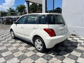 A picture of 2002 Toyota IST