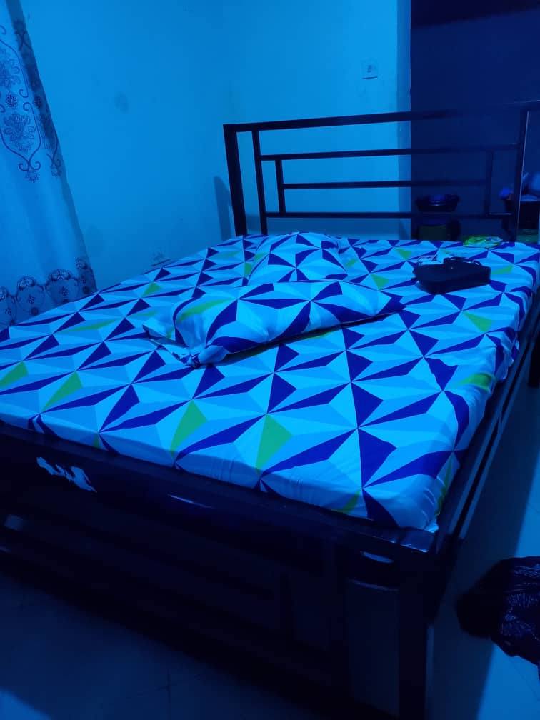 A picture of Kitanda cha chuma bado kipya 5 6 0787711569 bie 180000