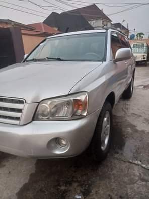 A picture of Neatly used Toyota Highlander 2007 model Very clean inside and