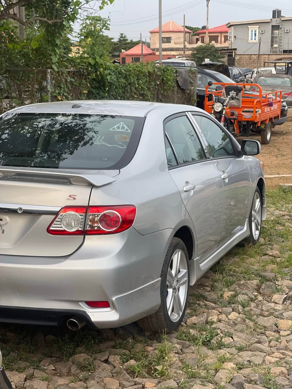 A picture of Toyota Corolla 2013 manual